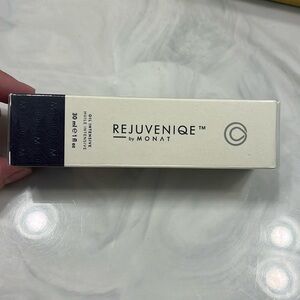 MONAT REJUVENIQE